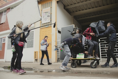Filmación en exteriores en barrio de Bogotá